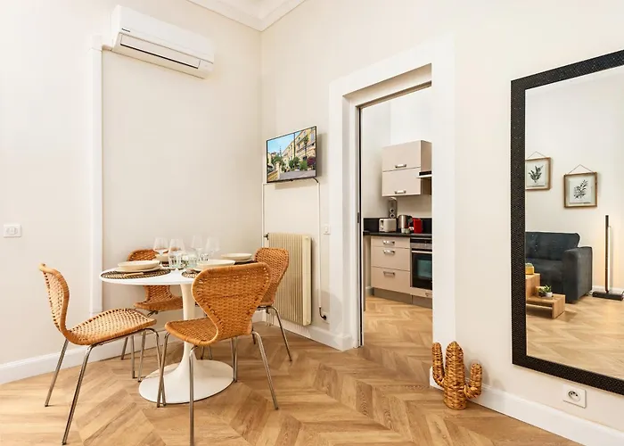 Mont Fleuri- Somptueux 2 Pieces - Parking - Μεντόν